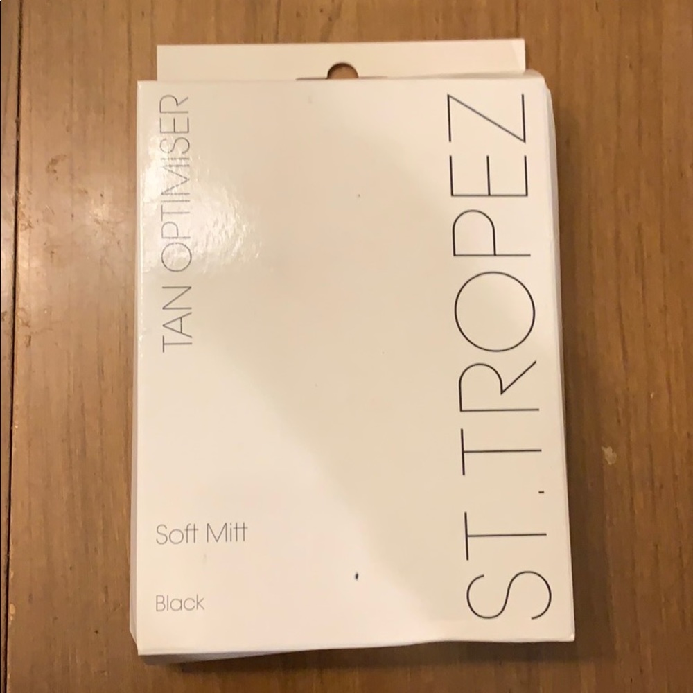 St. Tropez Tan Optimiser Black Soft Mitt - NEW
